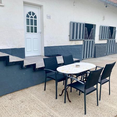 Gites Casale Di Vito Longvilliers  المظهر الخارجي الصورة